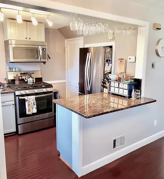 62 Pierce Rd — Photo 1