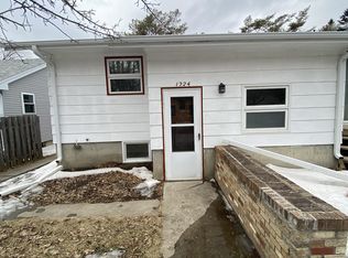 1224 N Lloyd St - 4 Plex - B, Aberdeen, SD 57401