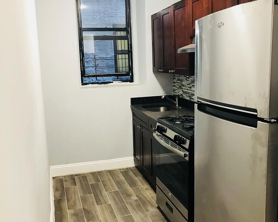 2nd image of 1521 Sheridan Ave APT C32