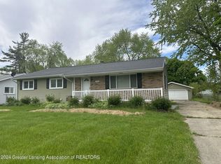230 Woodhaven Dr, Lansing, MI 48917