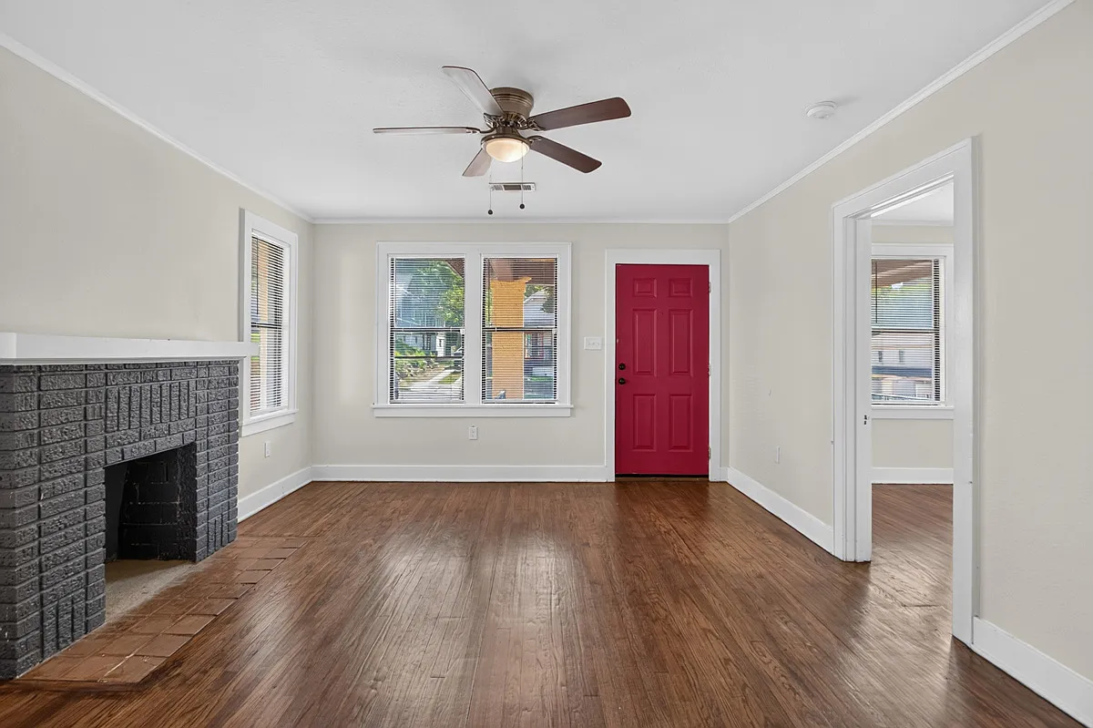 3 bed, 1316 sqft, $1,700 — Photo 2