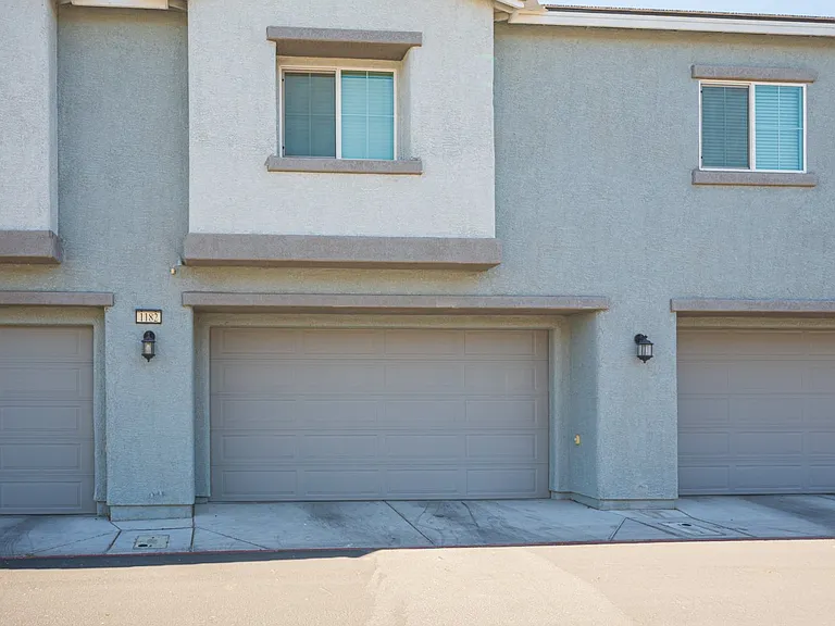 2715 Amazing Meadows Ave — Photo 24