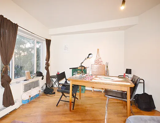 Rented by Bold New York | media 26