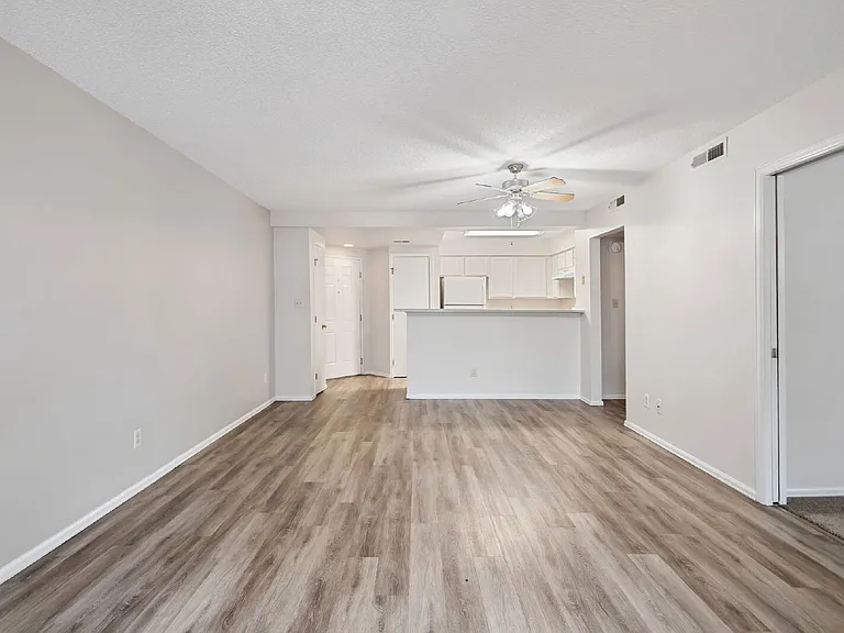 952 Acapulco Ct — Photo 8