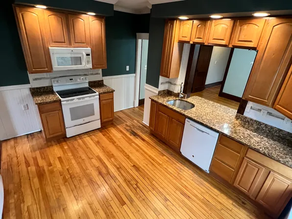 15 Mill St #B, North Grafton, MA 01536
