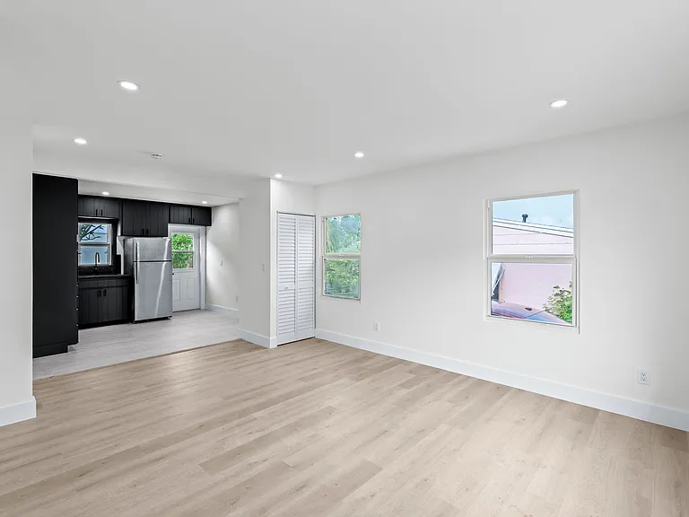 952 Francis St #B — Photo 21