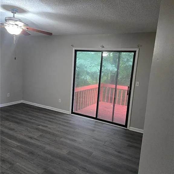 1205 Empire Cir — Photo 5