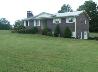 801 N Andover Dr, Walhalla, SC 29691