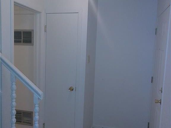 3rd image of 5841 Clydesdale Dr