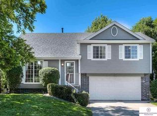 15285 Wirt St, Omaha, NE 68116