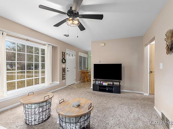 5th image of 2240 Four Mile Rd NE