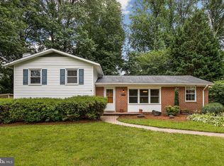 6145 Bardu Ave, Springfield, VA 22152