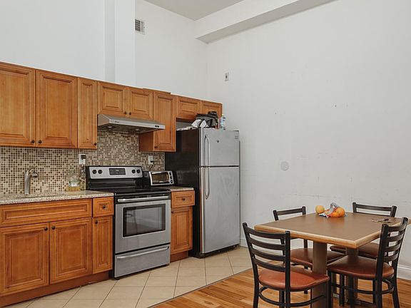 5th image of 1017 Arch St Fl 4B
