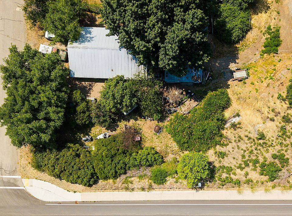 2nd image of 1418 Juniper St