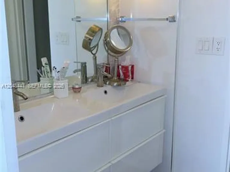 5701 Collins Avenue Cu #1703 — Photo 16