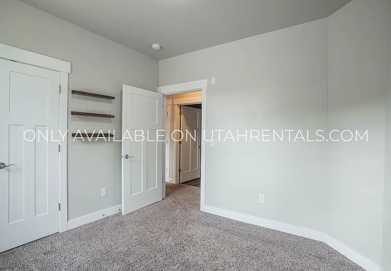 71 W Silver Springs Dr — Photo 14