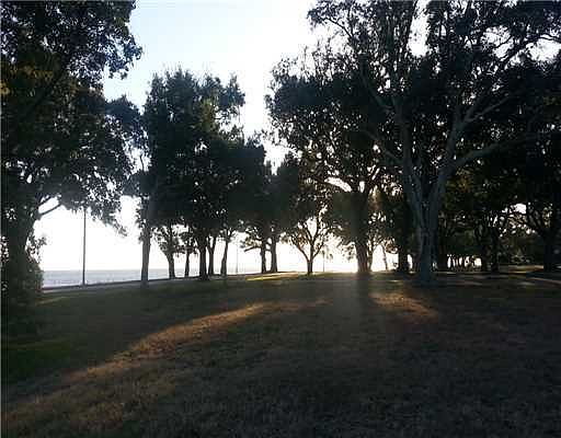 1st image of 1918 Beach Dr