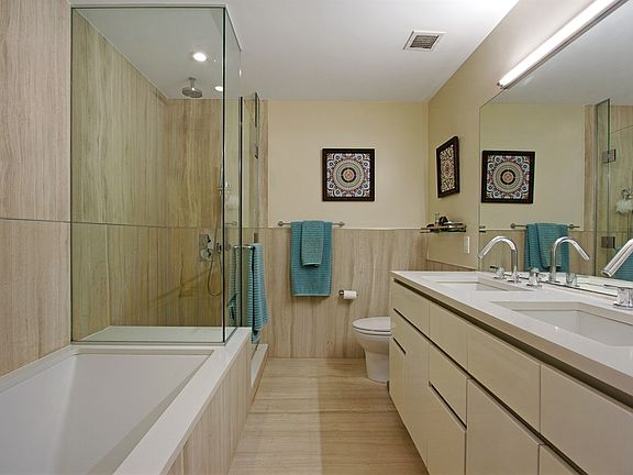 5th image of 50 Franklin St APT 15A
