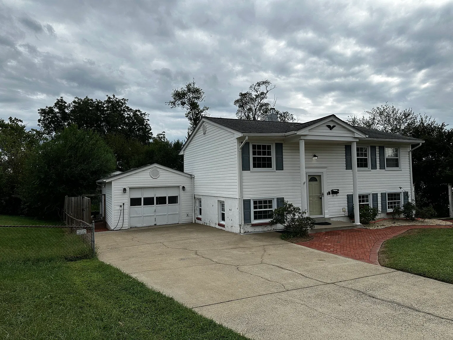 4 bed, 1739 sqft, $3,000 — Photo 2