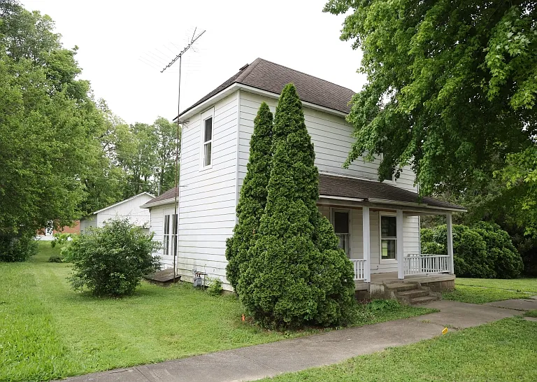 228 N Poplar St — Photo 15