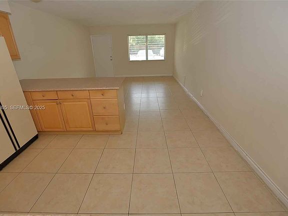 4th image of 1120 102nd St APT 6