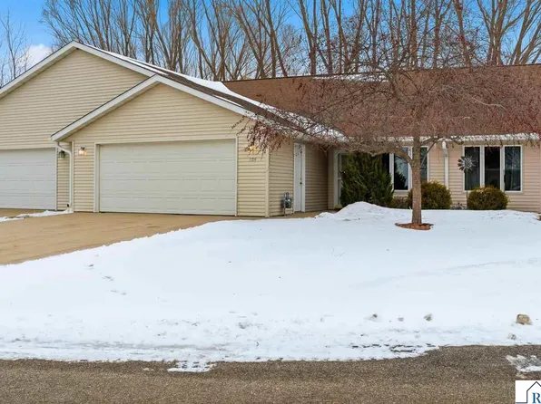 104 Blue Bird Path, Mankato, MN 56001