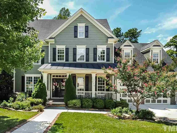 710 Magalloway Dr, Cary, NC 27519