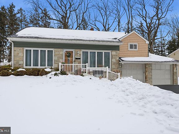 3rd image of 161 Crockett Rd