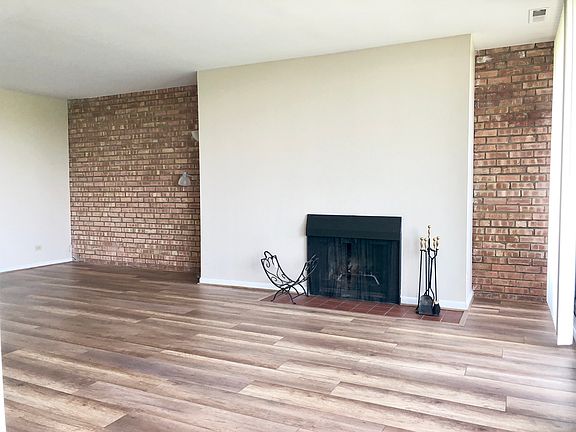 2nd image of 6020 Oakwood Dr APT 4B
