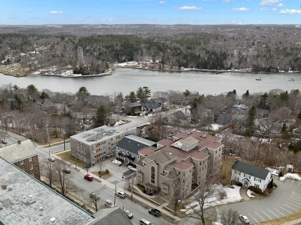 1270 Oxford St #303, Halifax, NS B3H 3Y8