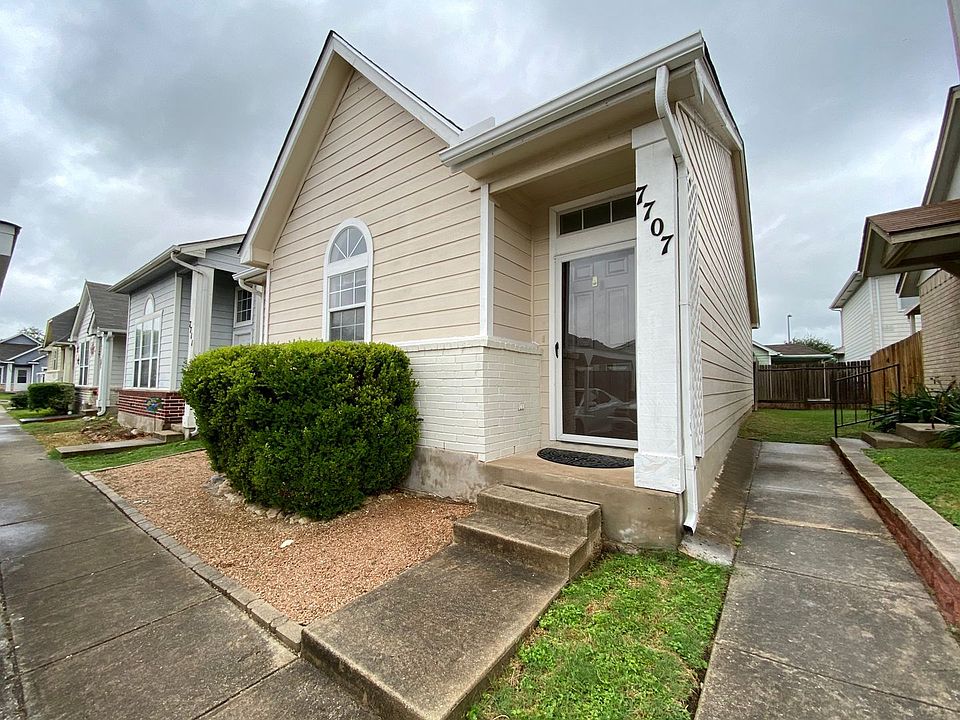 1st image of 7707 Crown Gate Dr