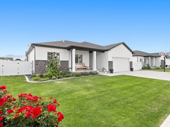 572 S 690 E, Hyrum, UT 84319