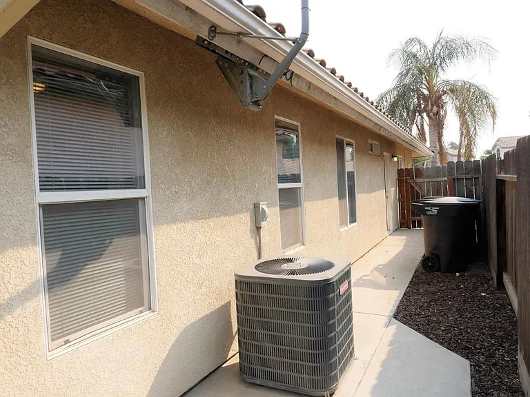 160 Lake Dr — Photo 26
