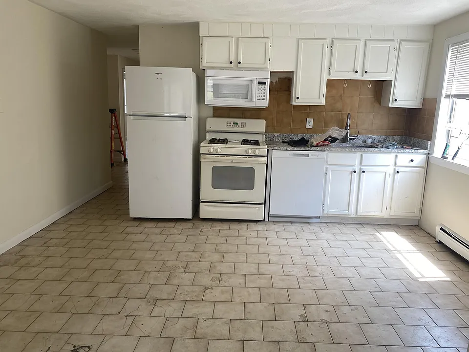 167 College Ave #1