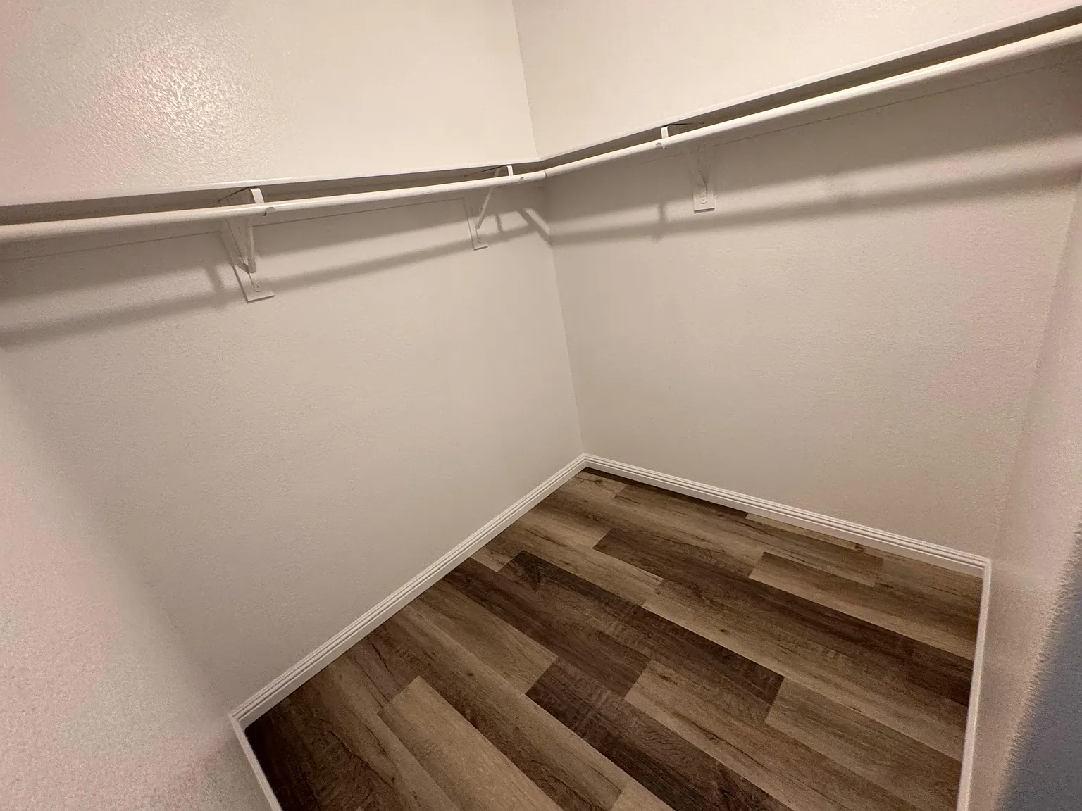 3835 Macedonia Ave — Photo 3