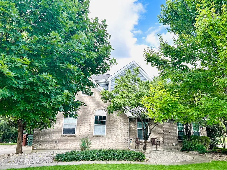 6112 Tarn Cir — Photo 1