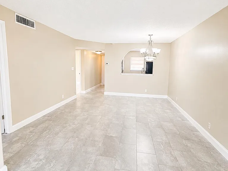 7830 NW 33rd St — Photo 5