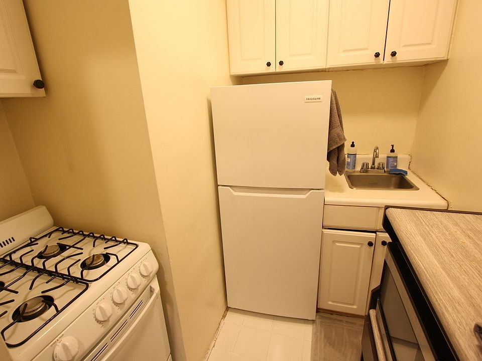 2nd image of 1728 2nd Ave APT 3D
