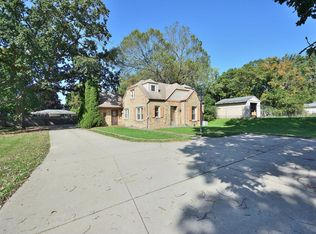 4122 Goleys Ln, Racine, WI 53404