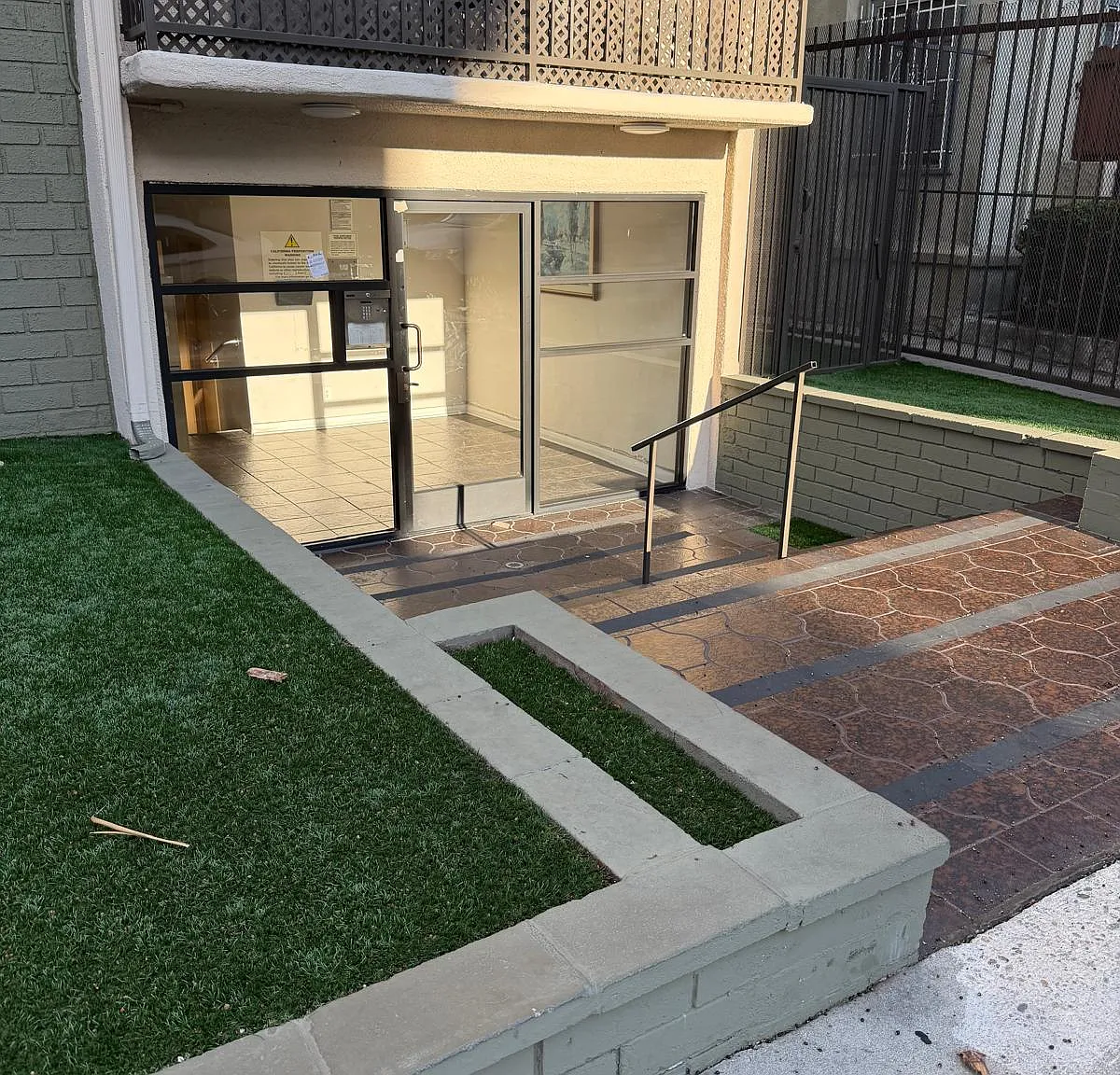 544 S Saint Andrews Pl — Photo 1