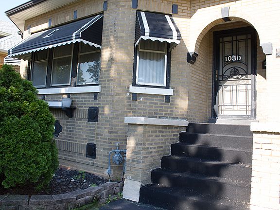 3rd image of 1030 24th Ave