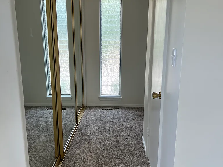 MASTER CLOSET LEFT SIDE