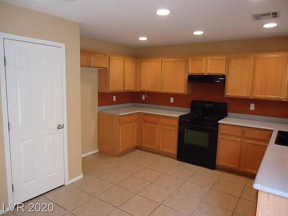 3rd image of 7920 Windhamridge Dr #0