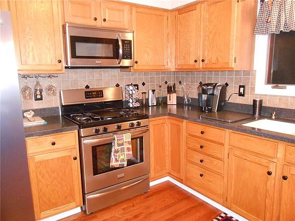2nd image of 59 Woodstock Ln