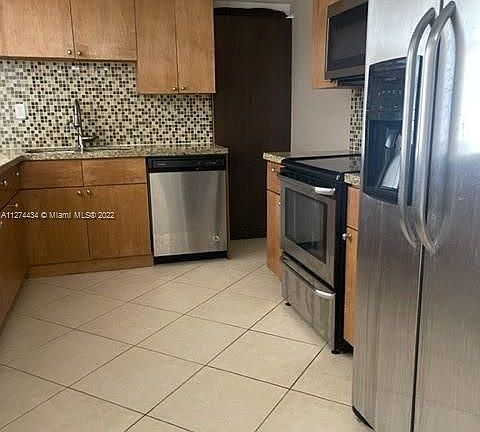 2nd image of 800 Parkview Dr APT 124