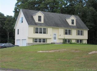 2 Applewood Dr, Ledyard, CT 06339