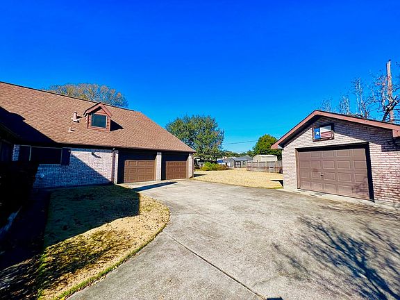 3rd image of 908 Mimosa Dr