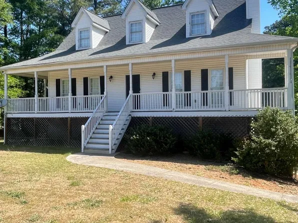 15 Glenmark Dr, Dallas, GA 30157