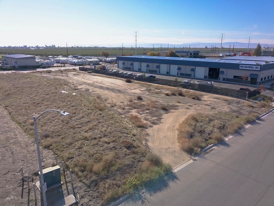 1st image of 1088 Premier Dr