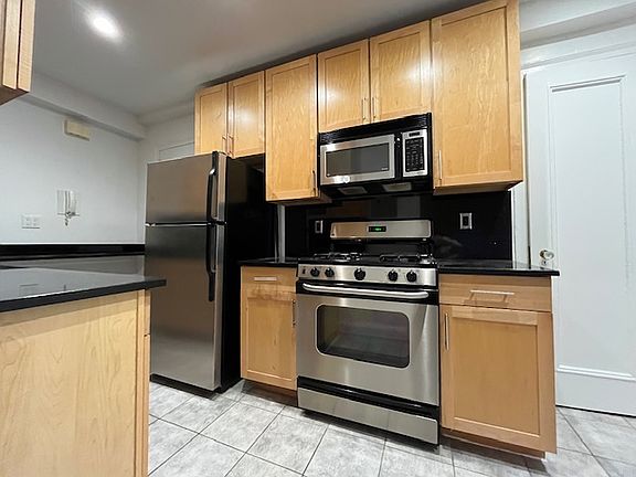 3rd image of 585 W End Ave #4ER